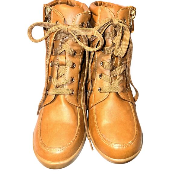 Forever 7 Brown Girl's Combat Ankle Boots 2 1/2 Inch High Heel Shoe Kids Lace Up - Picture 3 of 8